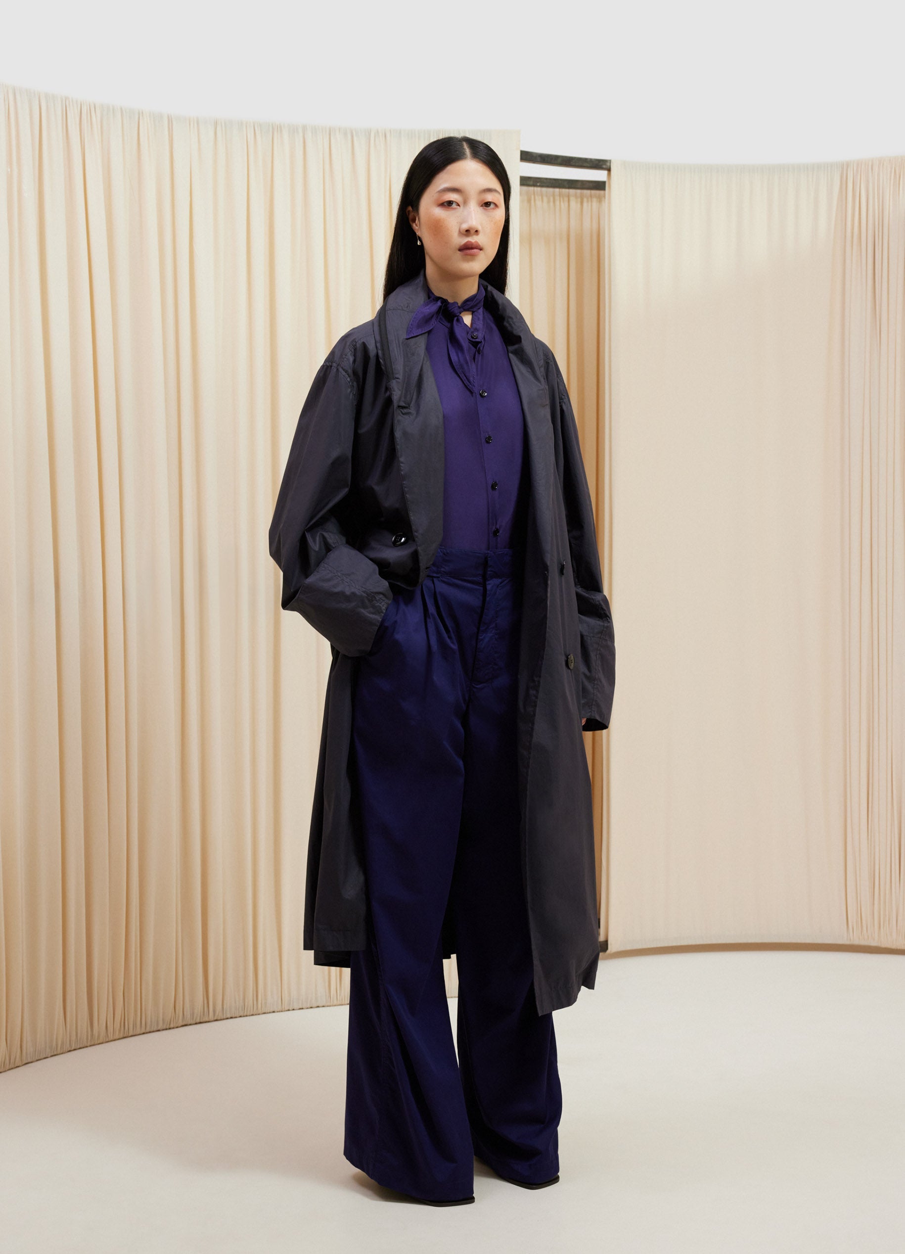 Hooded Raincoat in Blue Black | LEMAIRE