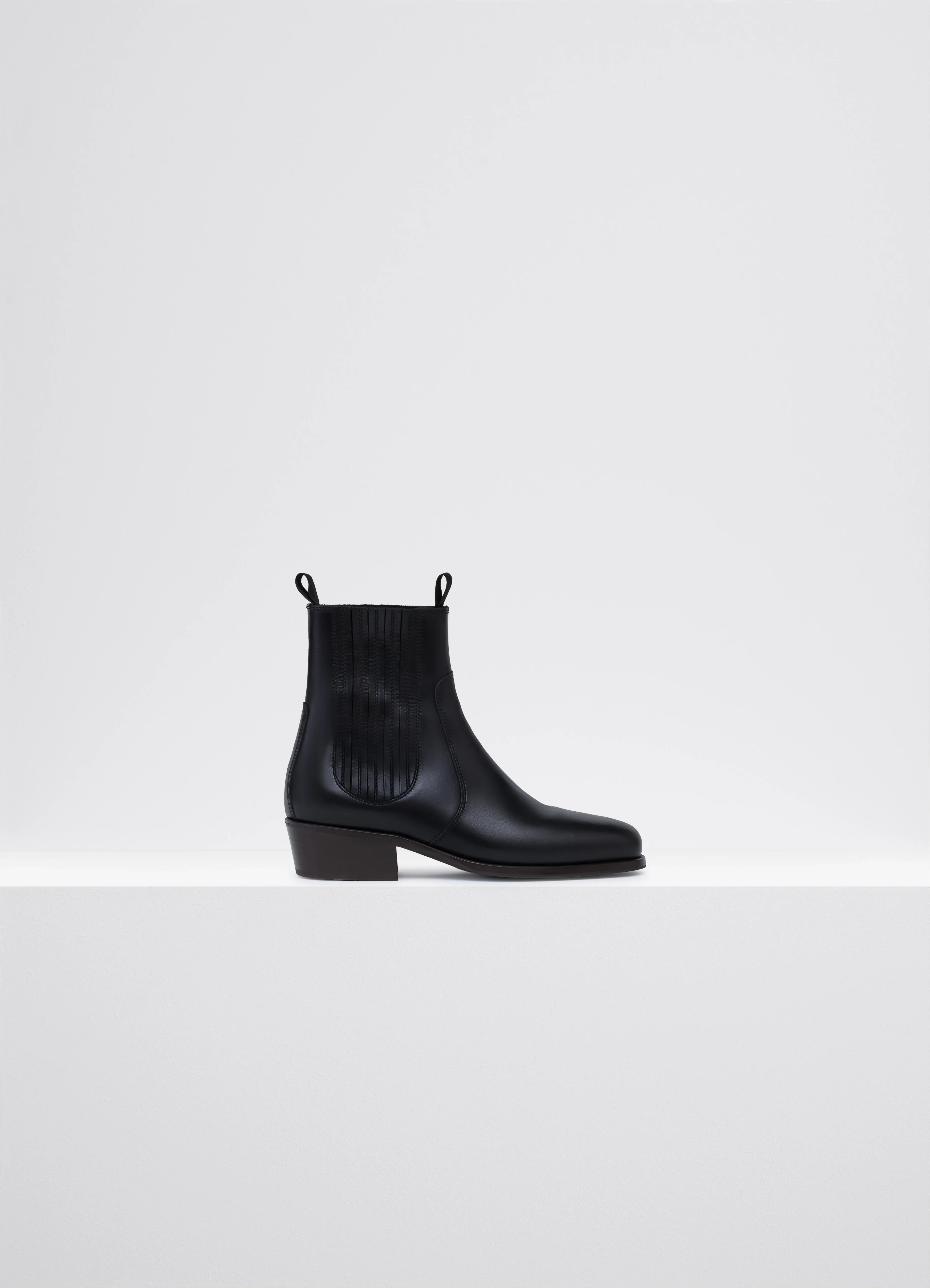 Black shiny chelsea boots online