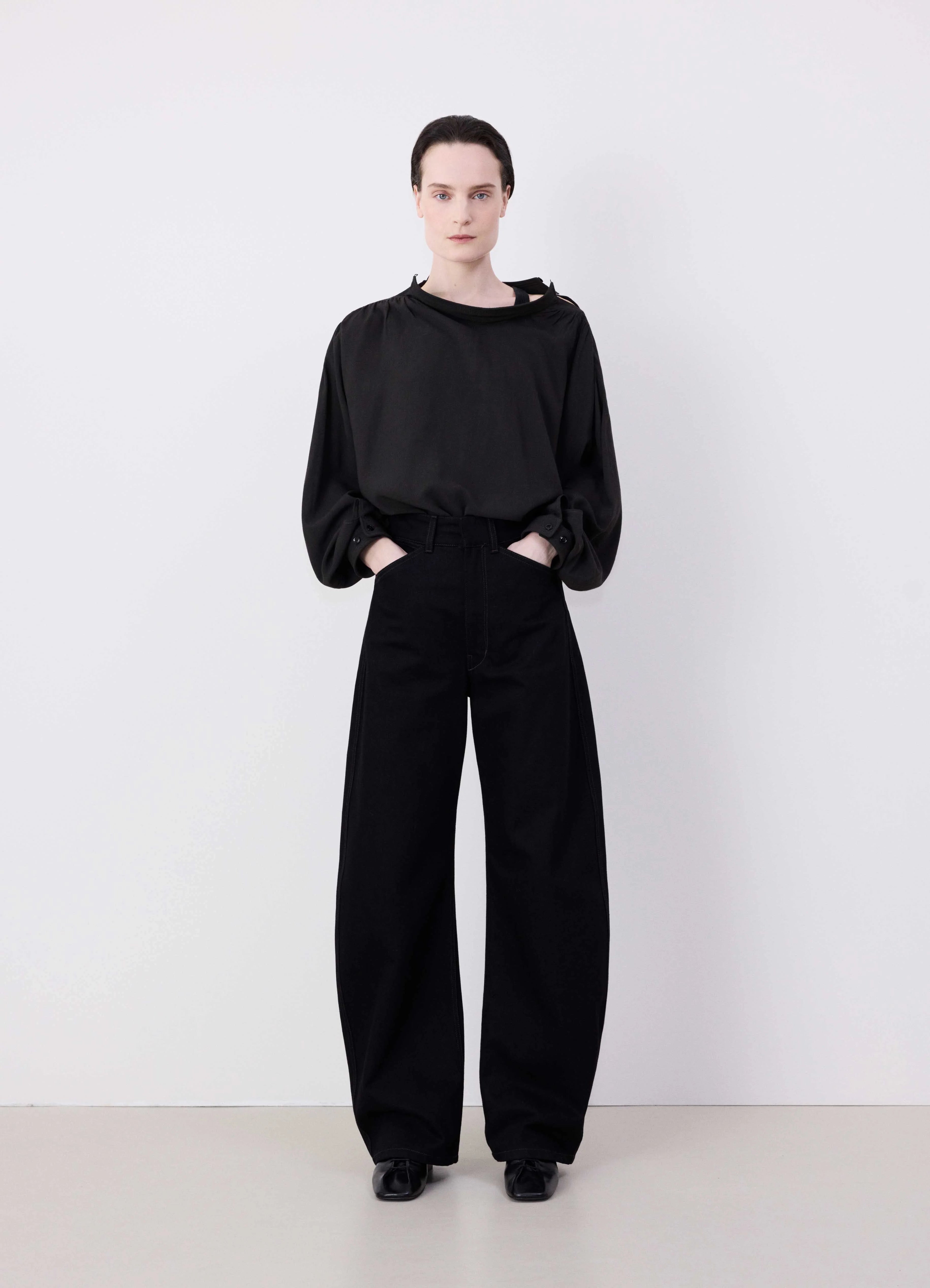 BLACK High waisted curved pants | LEMAIRE